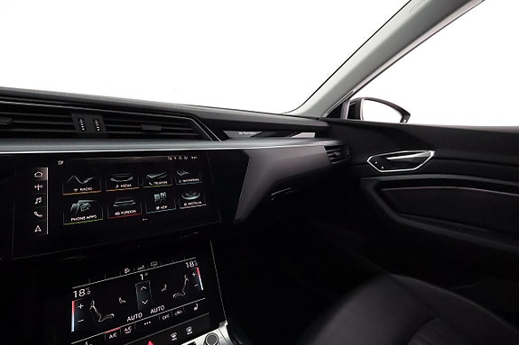 Audi e-tron 23 of 26