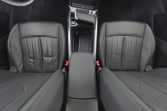 Audi e-tron 14 of 26