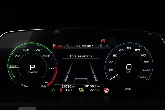 Audi e-tron 16 of 26
