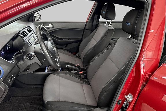 Hyundai i20 8 of 12