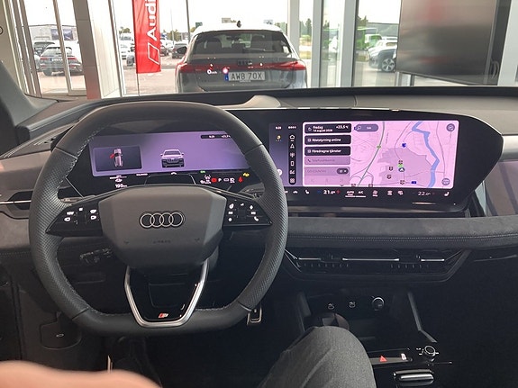 Audi Q6 e-tron 6 of 13