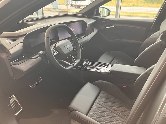 Audi Q6 e-tron 4 of 13