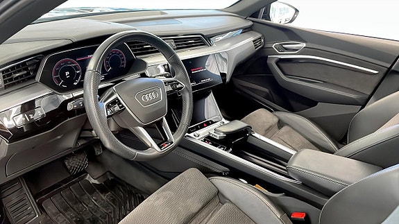 Audi e-tron 7 of 15