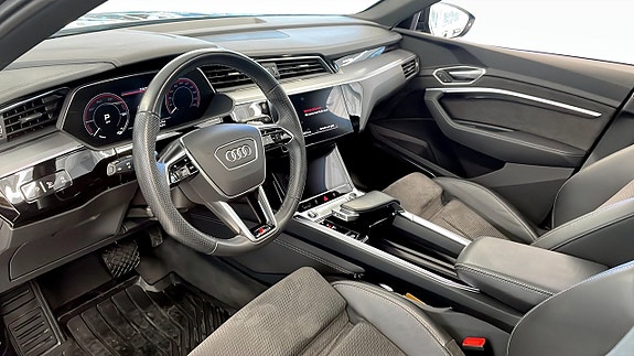 Audi e-tron 7 of 15