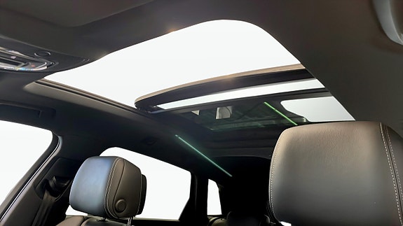 Audi e-tron 9 of 15