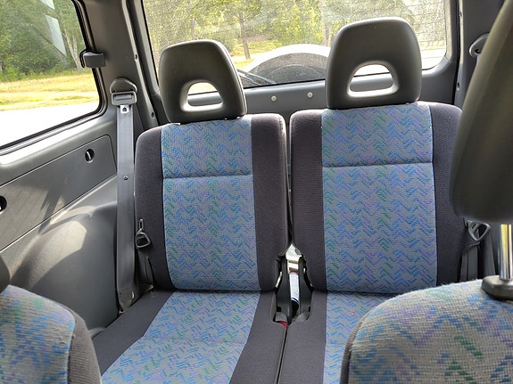 Toyota RAV4 8 of 8
