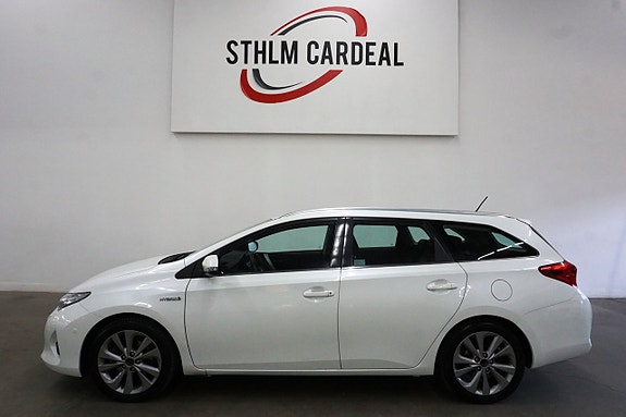 Toyota Auris 3 of 22