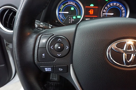 Toyota Auris 15 of 22