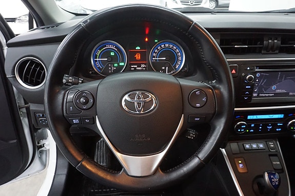 Toyota Auris 14 of 22