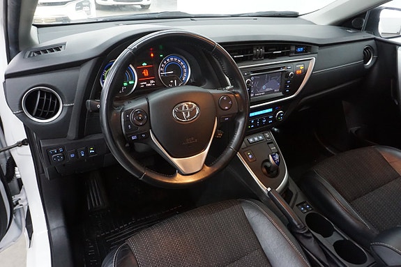 Toyota Auris 13 of 22