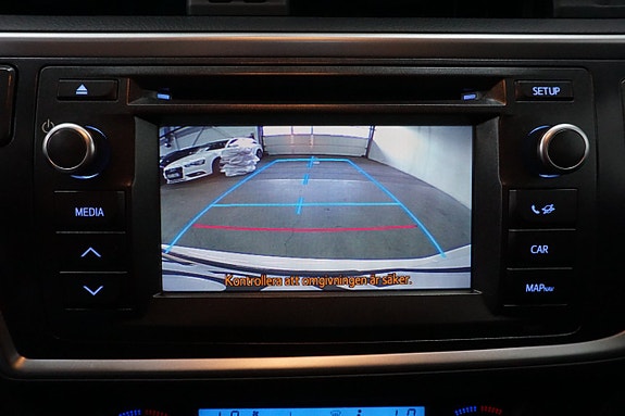 Toyota Auris 17 of 22