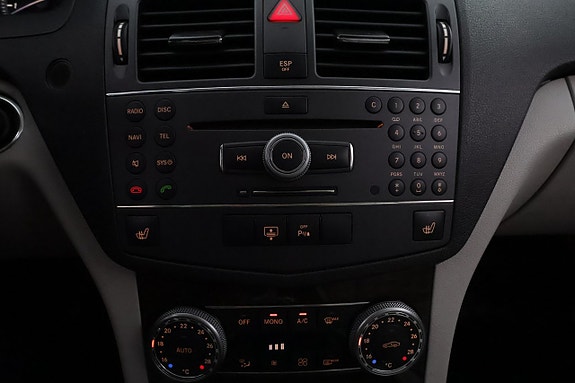 Mercedes-Benz C350 22 of 28