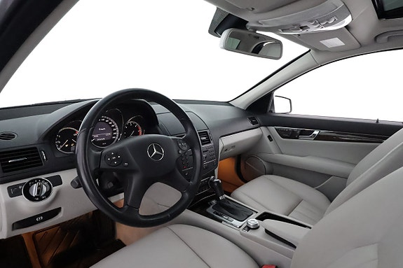 Mercedes-Benz C350 11 of 28