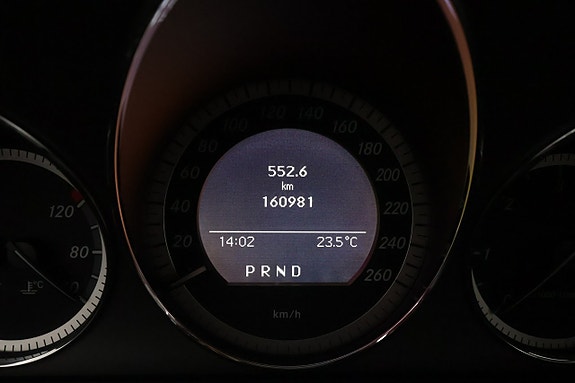 Mercedes-Benz C350 18 of 28