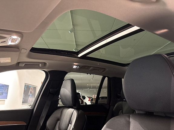 Volvo XC90 13 of 13