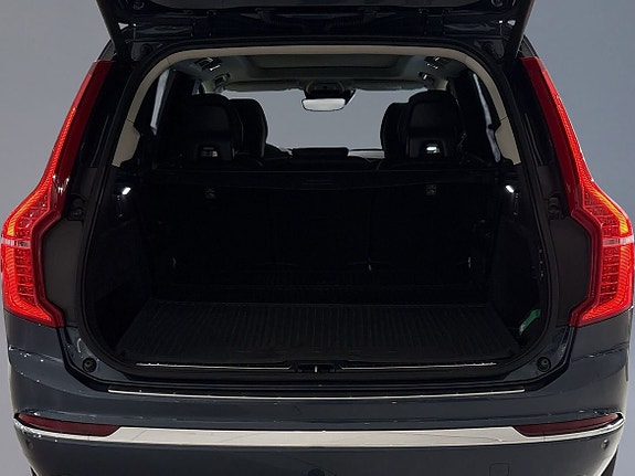 Volvo XC90 9 of 13