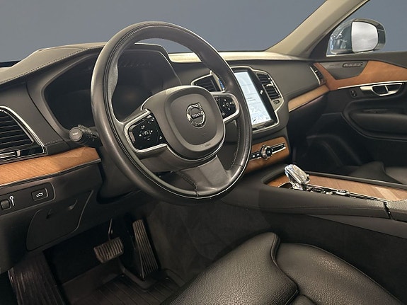 Volvo XC90 5 of 13