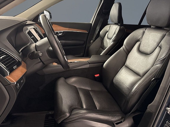 Volvo XC90 6 of 13