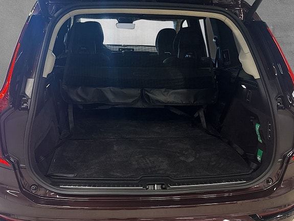 Volvo XC90 7 of 10