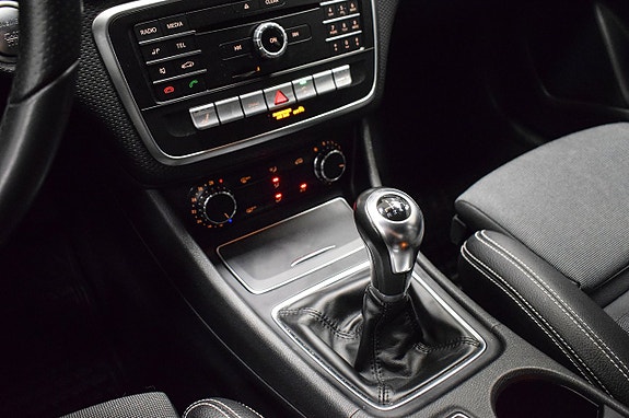 Mercedes-Benz A180 16 of 25