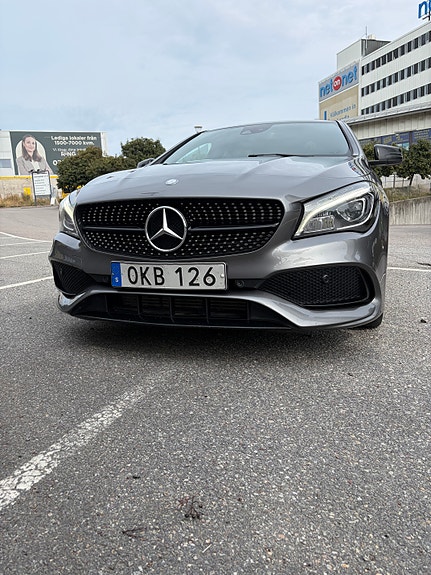 Mercedes-Benz CLA200 2 of 9