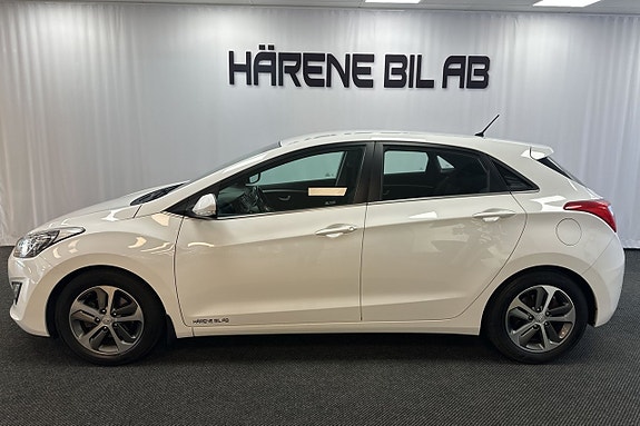 Hyundai i30 2 of 9