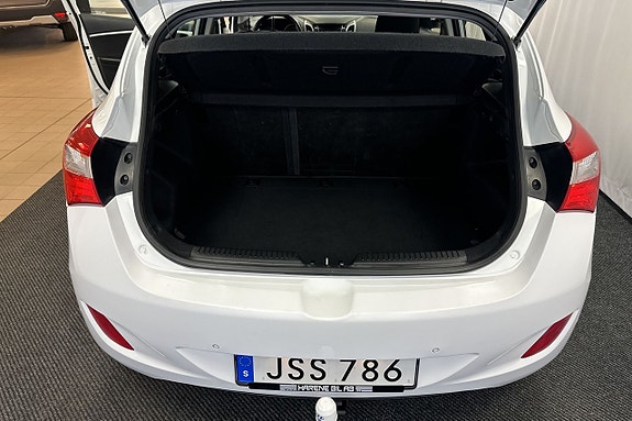 Hyundai i30 4 of 9