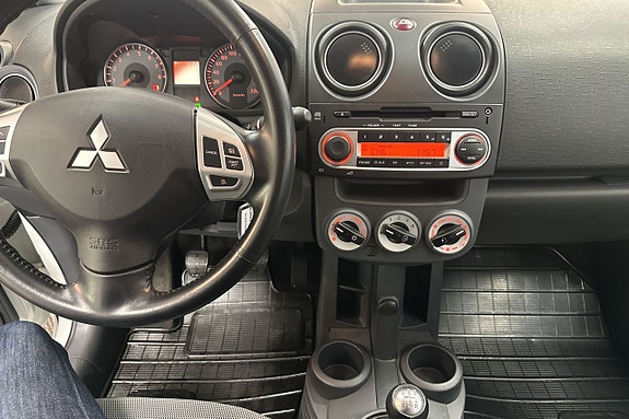 Mitsubishi Colt 10 of 10
