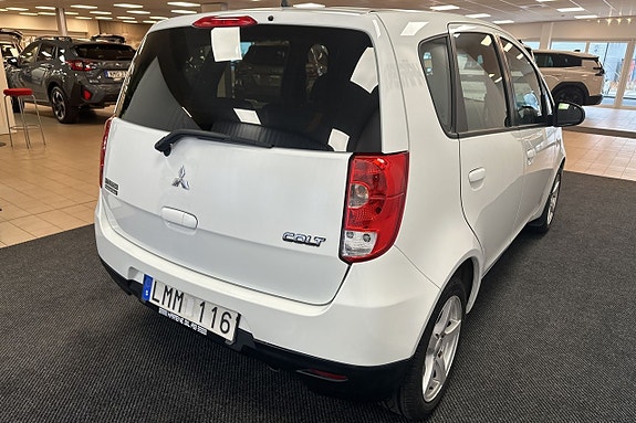 Mitsubishi Colt 4 of 10