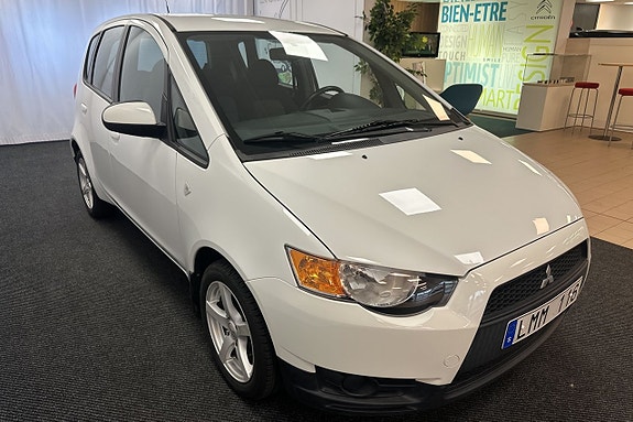 Mitsubishi Colt 8 of 10
