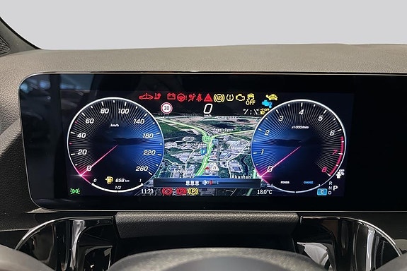 Mercedes-Benz GLA200 10 of 14