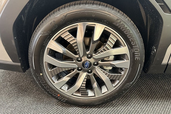 Subaru Forester 5 of 8