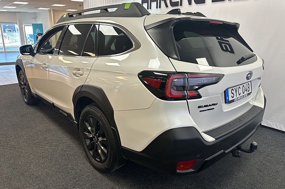 Subaru Outback 3 of 12
