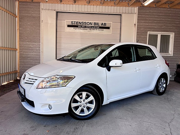 Toyota Auris 2 of 10