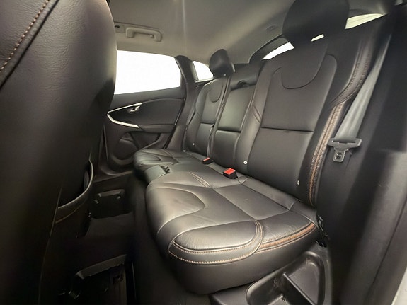 Volvo V40 Cross Country 16 of 30