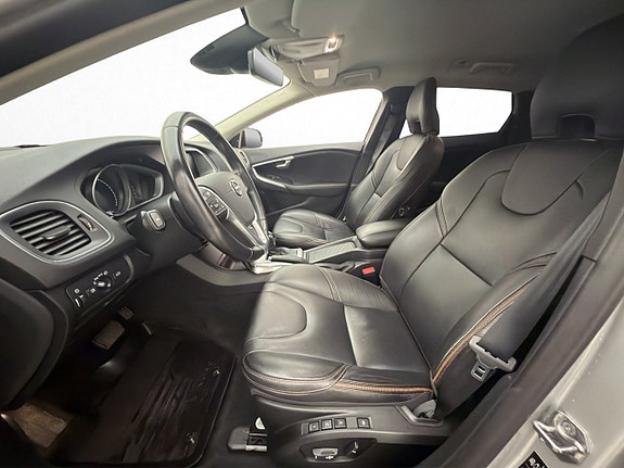 Volvo V40 Cross Country 12 of 30