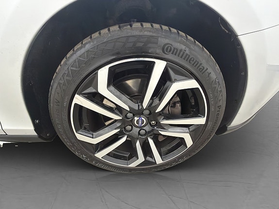 Volvo V40 Cross Country 10 of 30