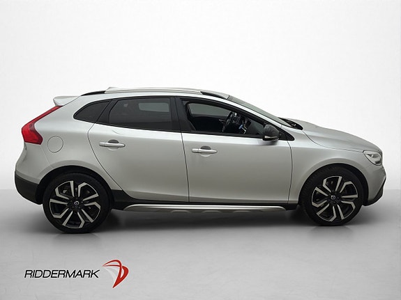 Volvo V40 Cross Country 9 of 30