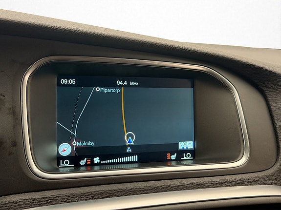 Volvo V40 Cross Country 24 of 30