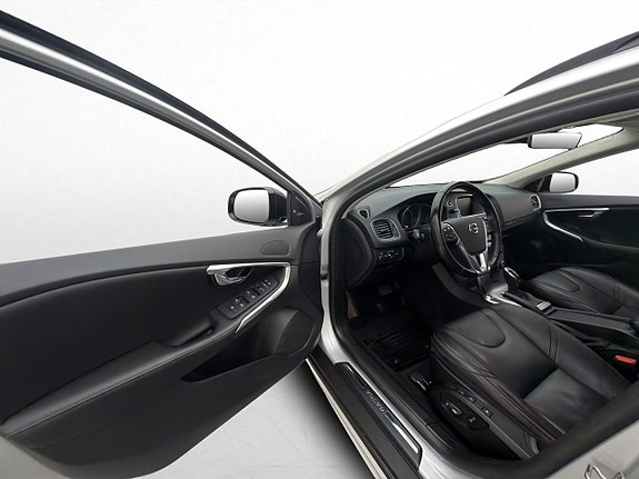 Volvo V40 Cross Country 11 of 30