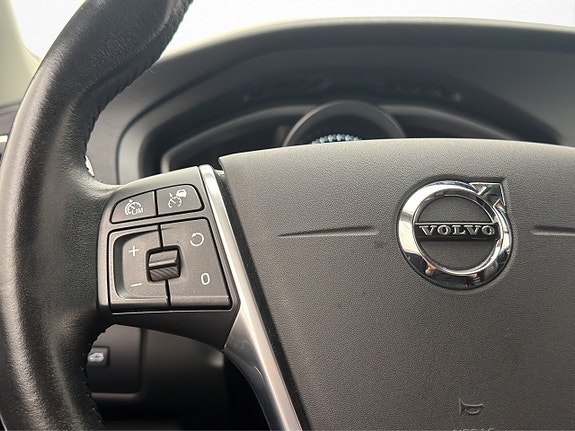 Volvo V40 Cross Country 28 of 30