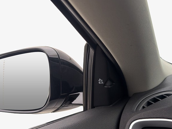 Volvo V40 Cross Country 17 of 30
