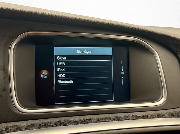 Volvo V40 Cross Country 25 of 30
