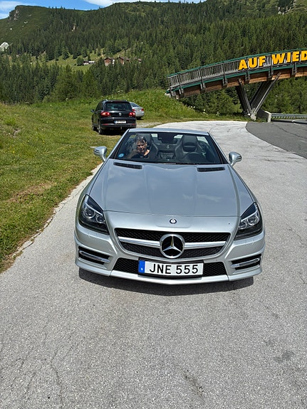 Mercedes-Benz SLK200 2 of 11