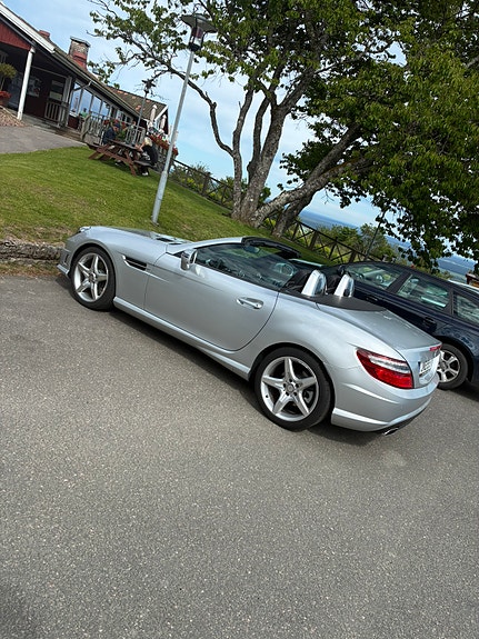 Mercedes-Benz SLK200 4 of 11