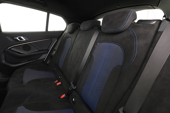 BMW 118i 15 of 30