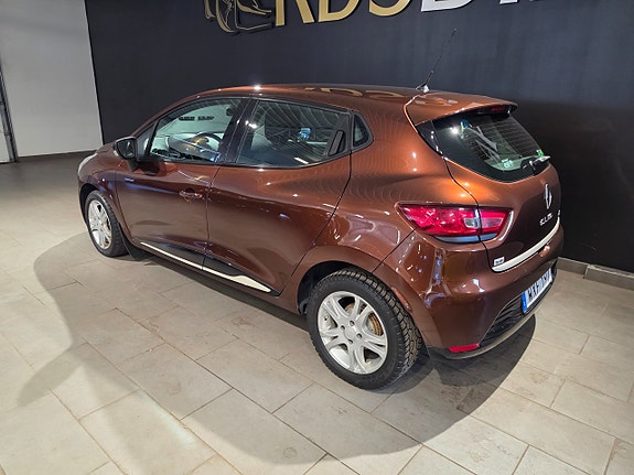 Renault Clio IV 3 of 11