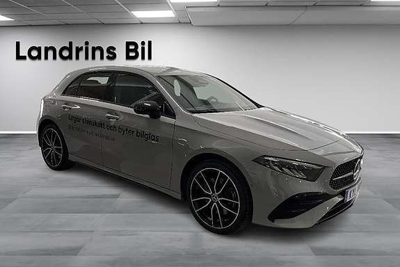 Mercedes-Benz A250 e 3 of 14