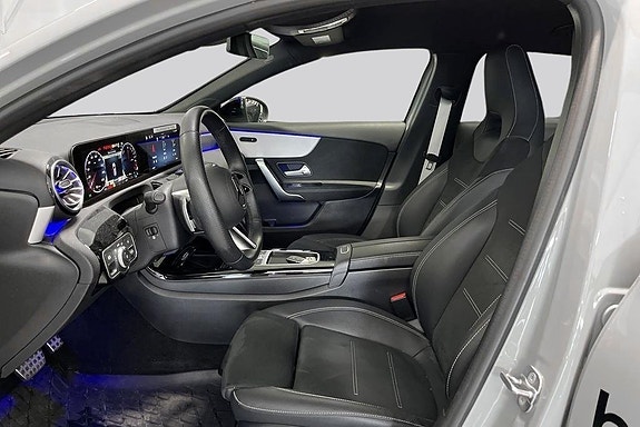 Mercedes-Benz A250 e 8 of 14