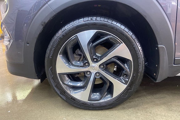Hyundai Tucson 17 of 21